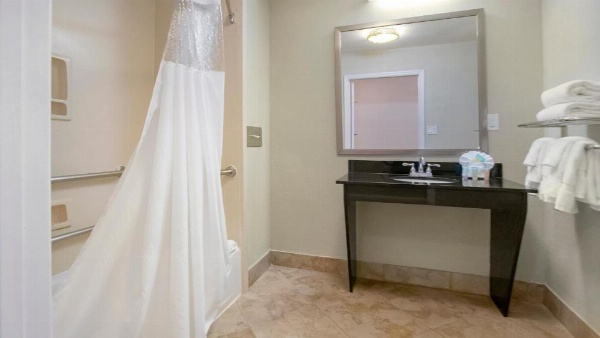 Hotel In Kissimmee Shower Stall Curtain Handheld Spray Towel Rack