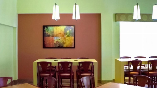 Galleria Palms Hotel To Disney World Dining Area Communal Tables Buffet Station